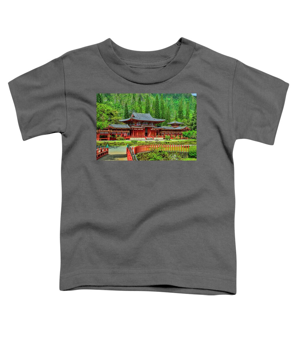 Byodo-in Toddler T-Shirt featuring the photograph The Byodo-in Temple by Bill Dodsworth