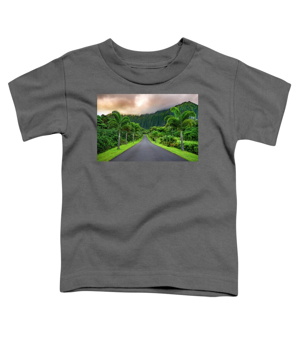 The Green Path Mountains Hawaii Toddler T-Shirt featuring the photograph The Green Path by Leonardo Dale