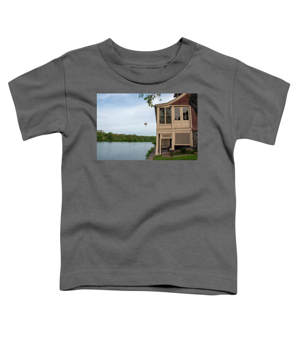 The Toddler T-Shirt featuring the photograph The Zoo Balloon off Boathouse Row by Bill Cannon