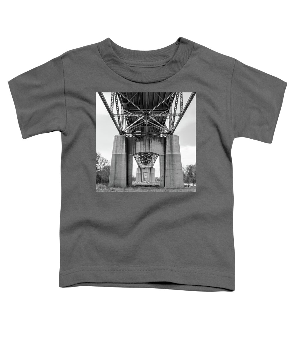 Bourne Toddler T-Shirt featuring the photograph Vanishing Point by David Lee