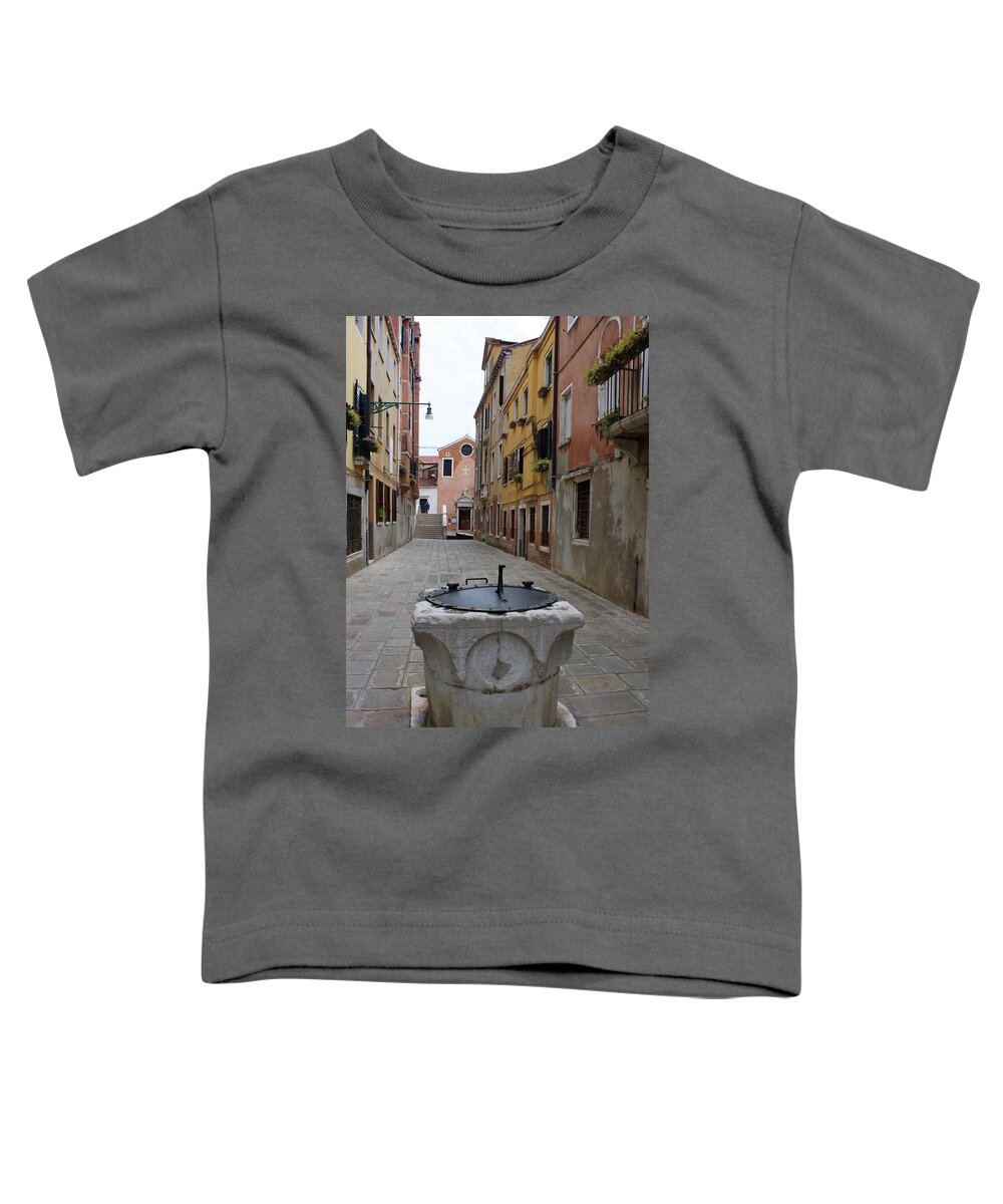 Well Toddler T-Shirt featuring the photograph Well in Venice by Yvonne M Smith