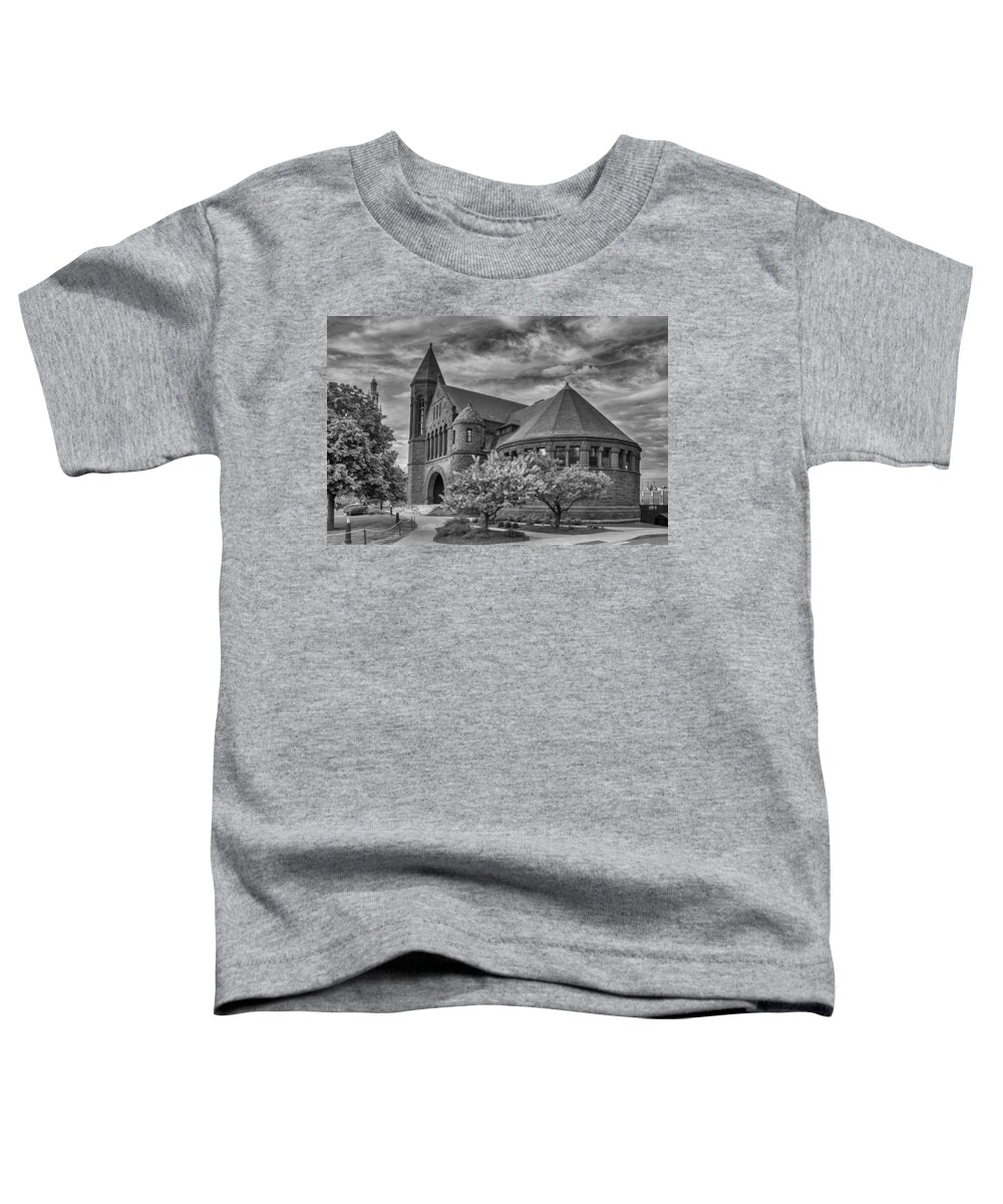 Burlington Toddler T-Shirt featuring the photograph Billings Library at UVM Burlington by Guy Whiteley