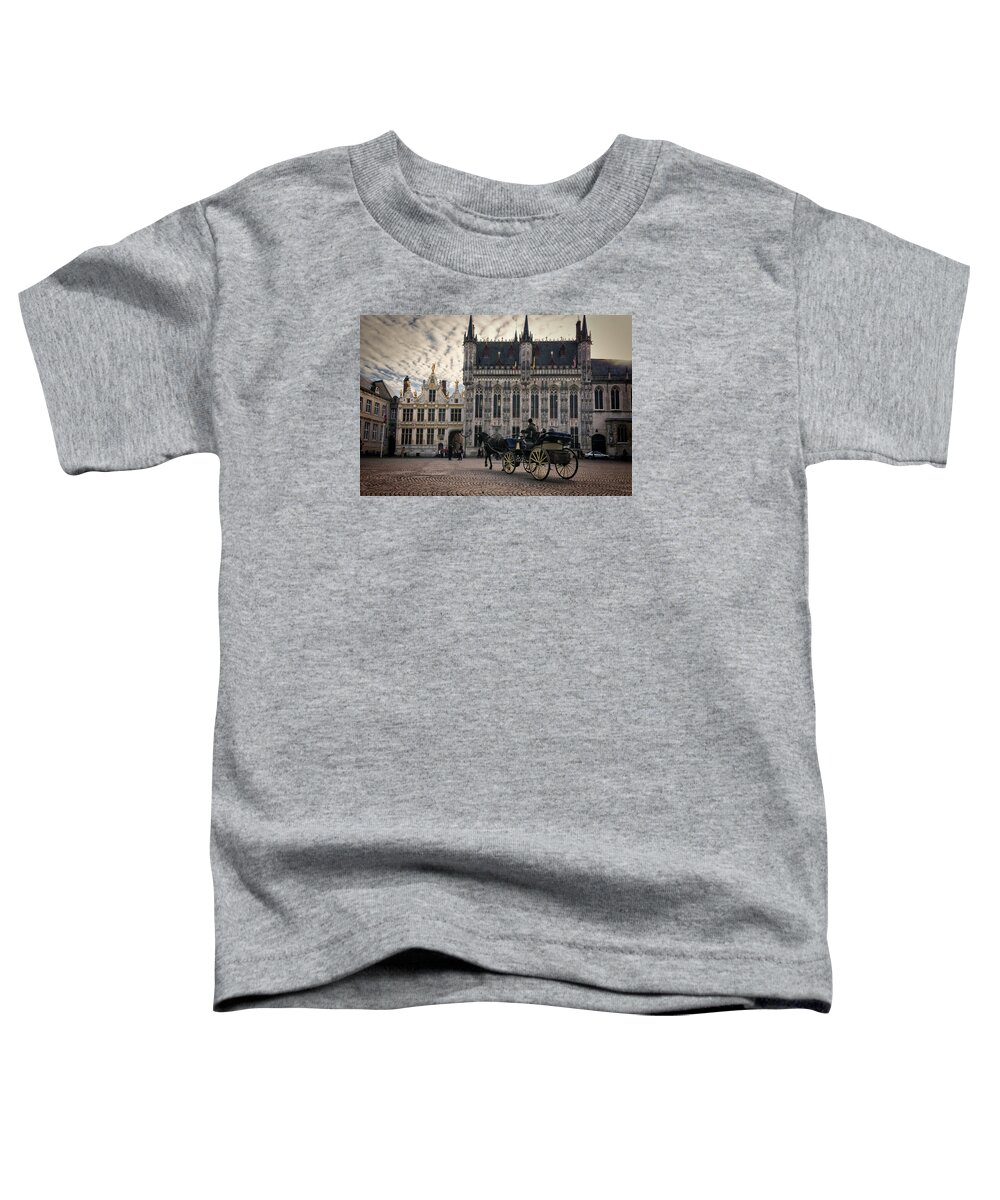 City Toddler T-Shirt featuring the photograph Horse and Carriage by Joan Carroll