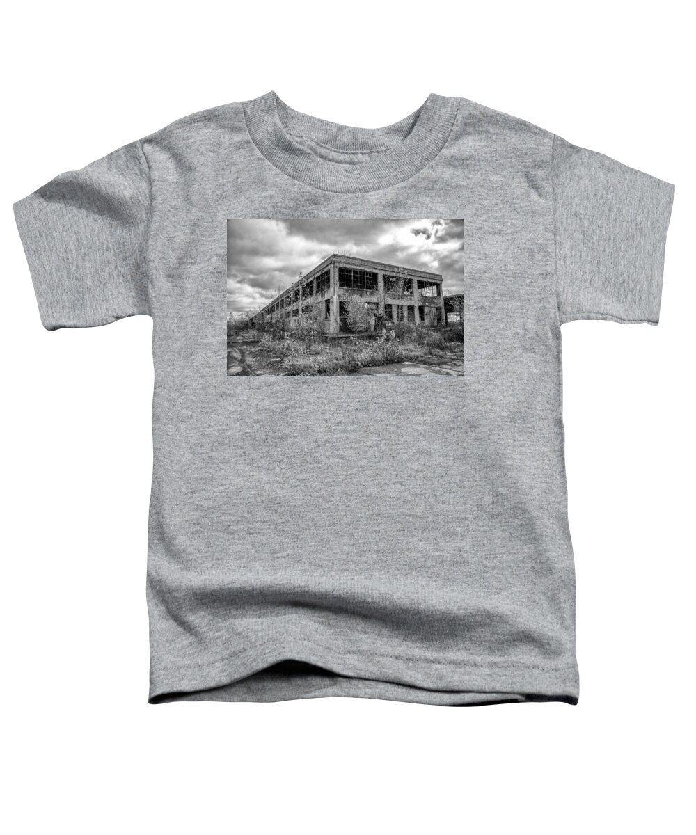 Buffalo Central Terminal Toddler T-Shirt featuring the photograph Urban Decay 7D08417 by Guy Whiteley