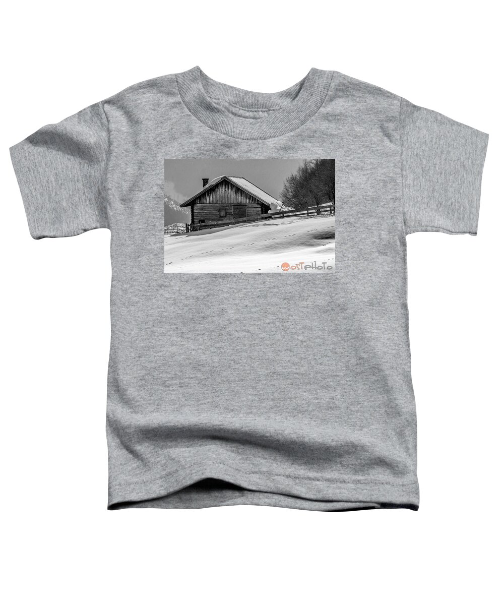 Black And White Photography Toddler T-Shirt featuring the photograph Cottage in winter by Wolfgang Stocker