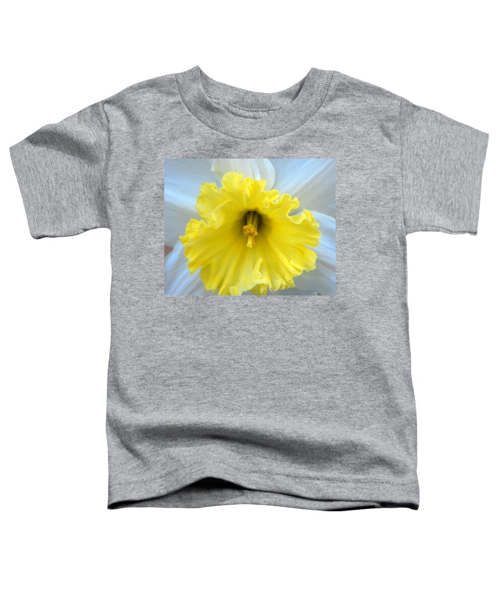 Daffodil Toddler T-Shirt featuring the photograph Daffodil by Amy Fose