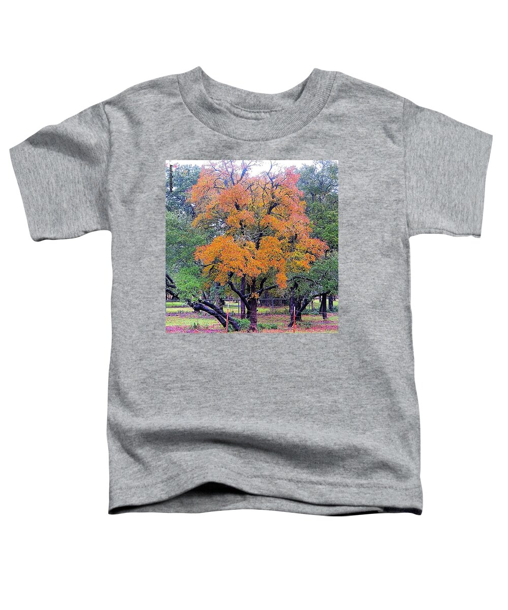 Instanaturelover Toddler T-Shirt featuring the photograph #fall #colors Have Arrived In #texas by Austin Tuxedo Cat