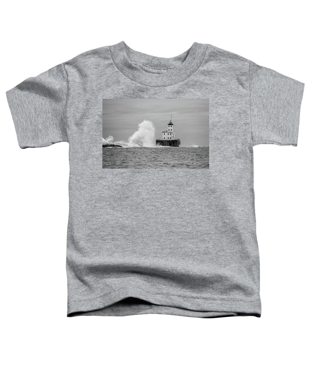 Breakwater Lighthouse Toddler T-Shirt featuring the photograph Milwaukee Breakwater LIghthouse by Paul Schultz
