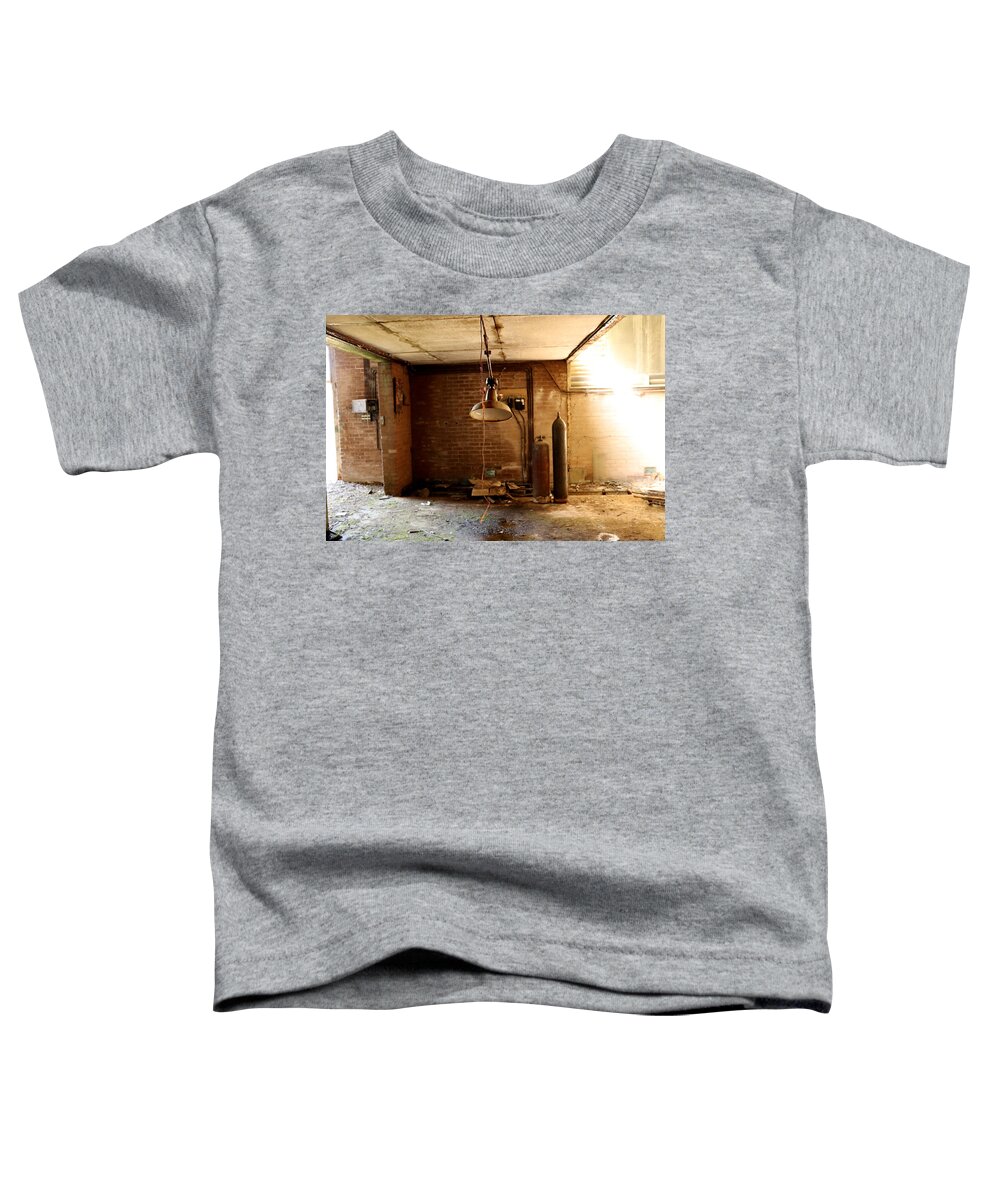 Room Toddler T-Shirt featuring the photograph Old Room by Lukasz Ryszka