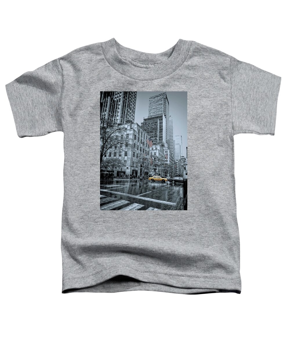 5th Toddler T-Shirt featuring the photograph rainy 5th Ave by Joachim G Pinkawa