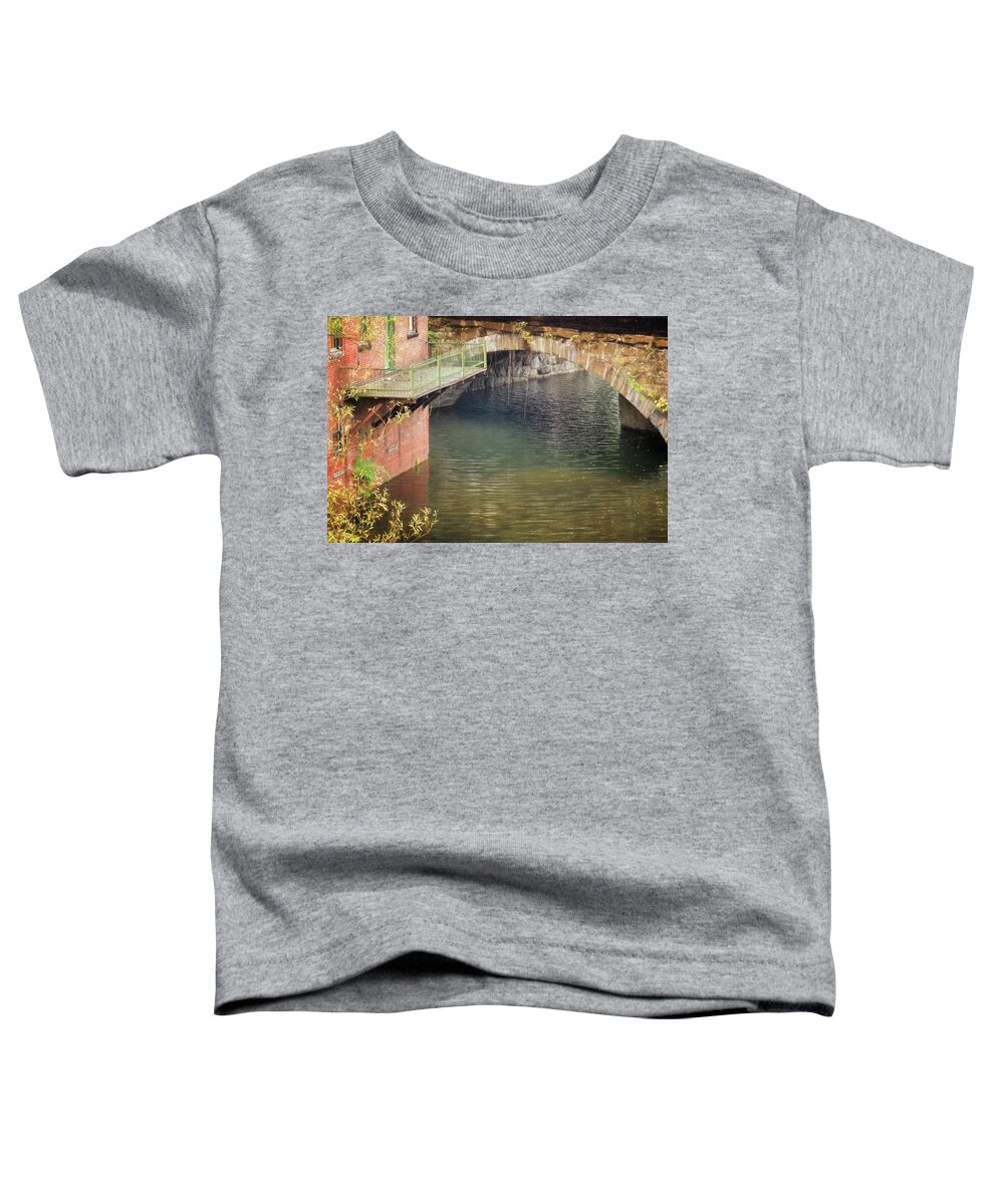 Whetstone Brook Toddler T-Shirt featuring the photograph Whetstone Bridge by Tom Singleton