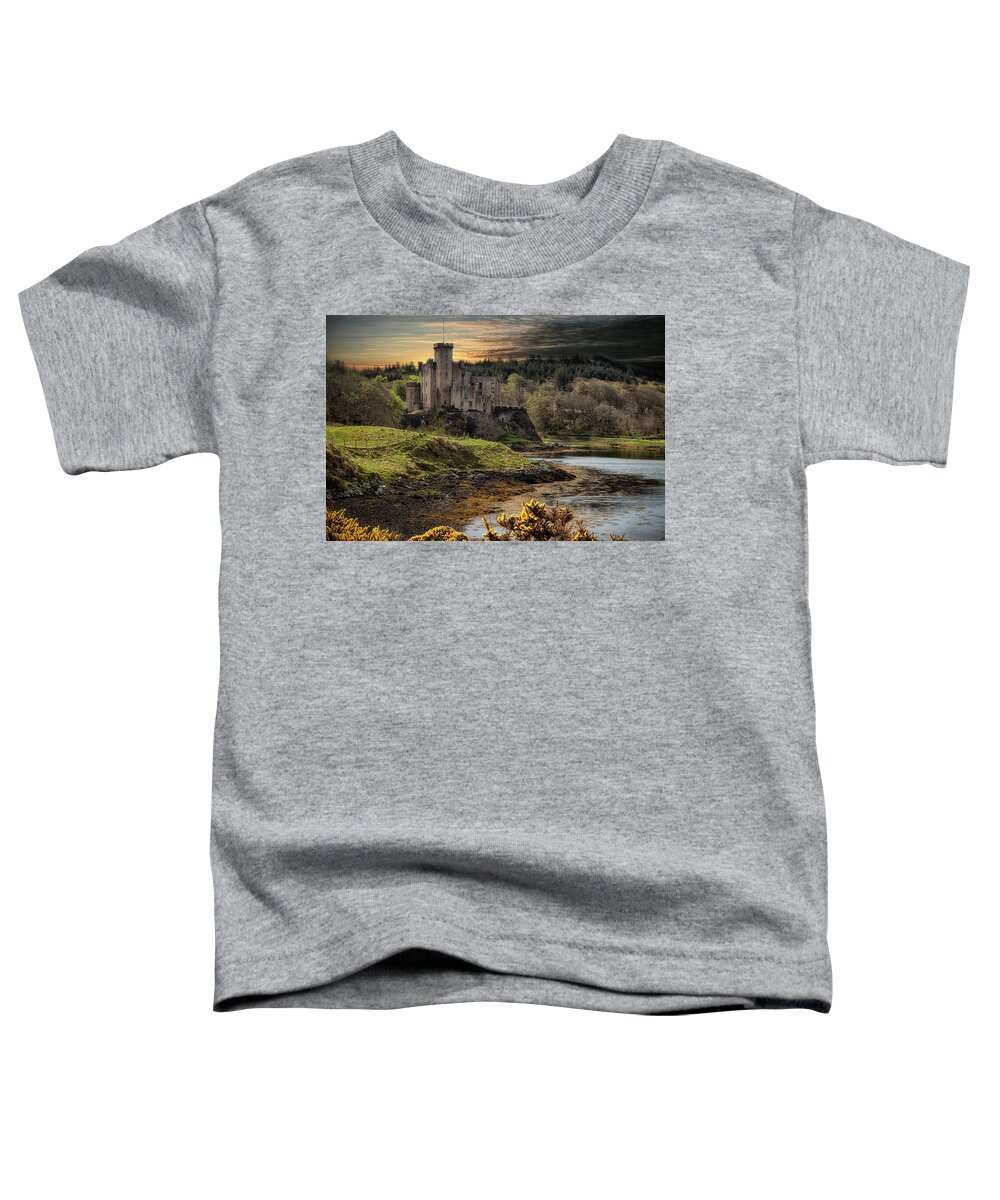 Scotland Toddler T-Shirt featuring the photograph Dunvegan castle_Skye by Rob Lester