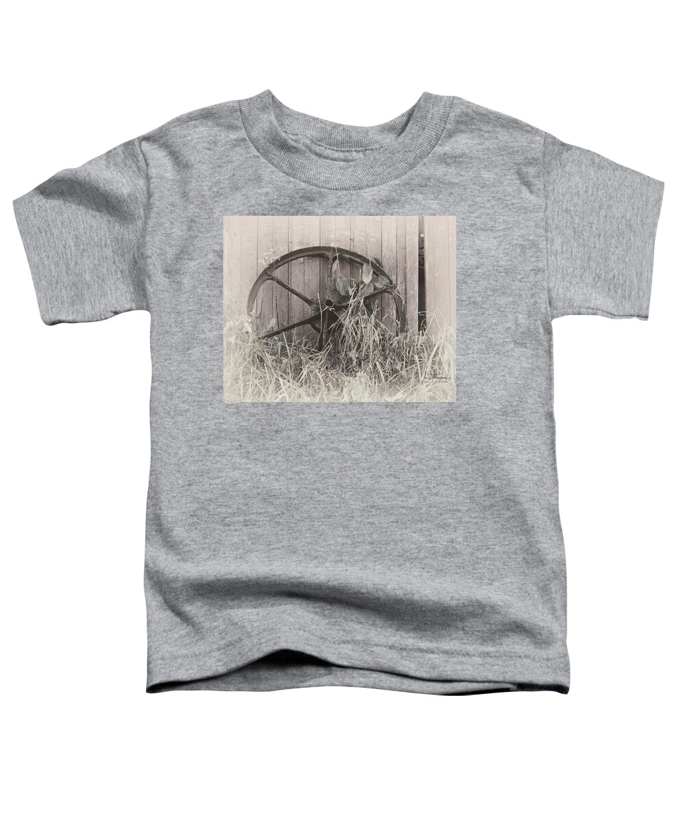 Farm Life Toddler T-Shirt featuring the photograph Wagon Wheel by Jim Thompson