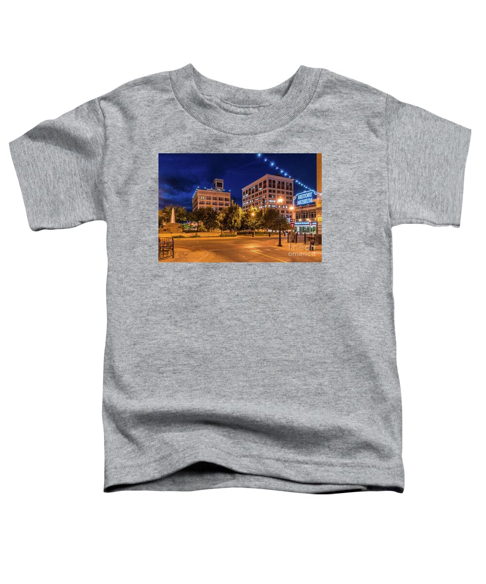 Park Central Square Toddler T-Shirt featuring the photograph Night Out On The Town by Jennifer White