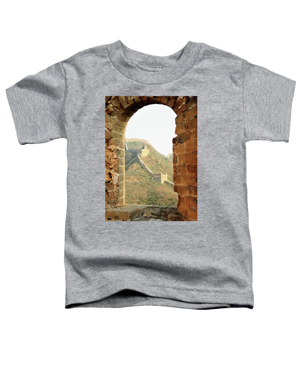 Wonder Of The World Toddler T-Shirt featuring the photograph The Great Wall of China by Leslie Struxness