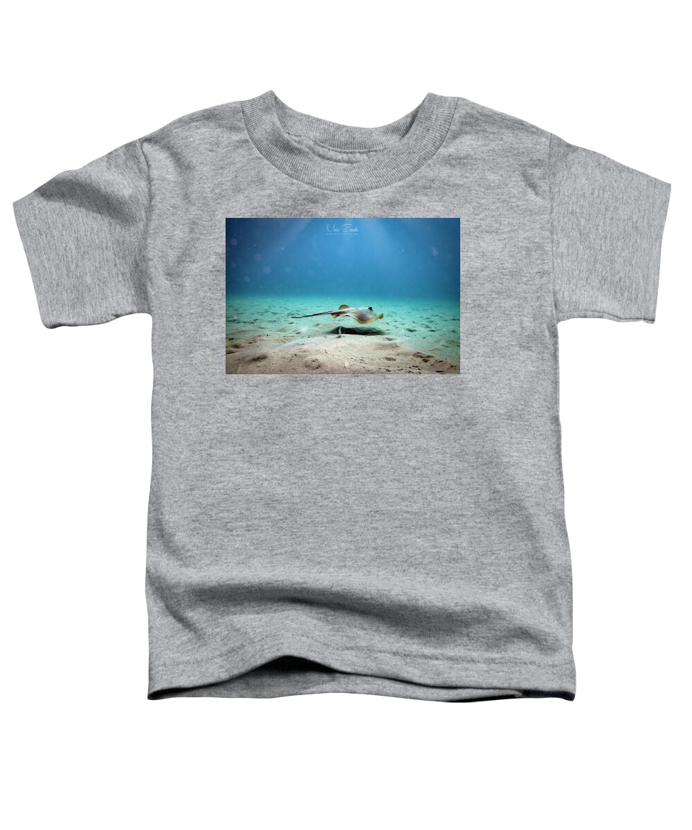 Stingray Toddler T-Shirt featuring the photograph The Stingray by Meir Ezrachi
