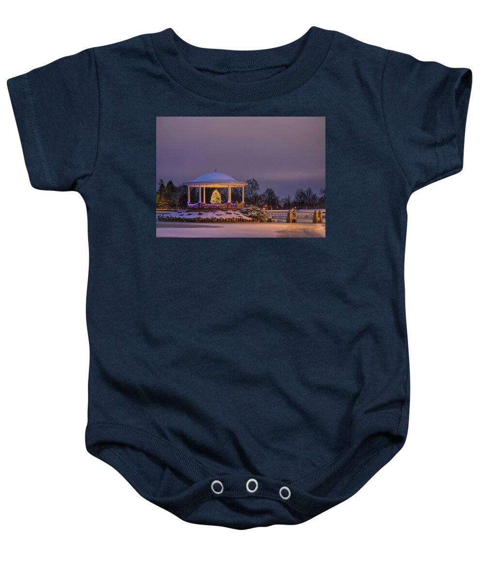 Christmas Baby Onesie featuring the photograph A Strathmore Christmas by Rod Best