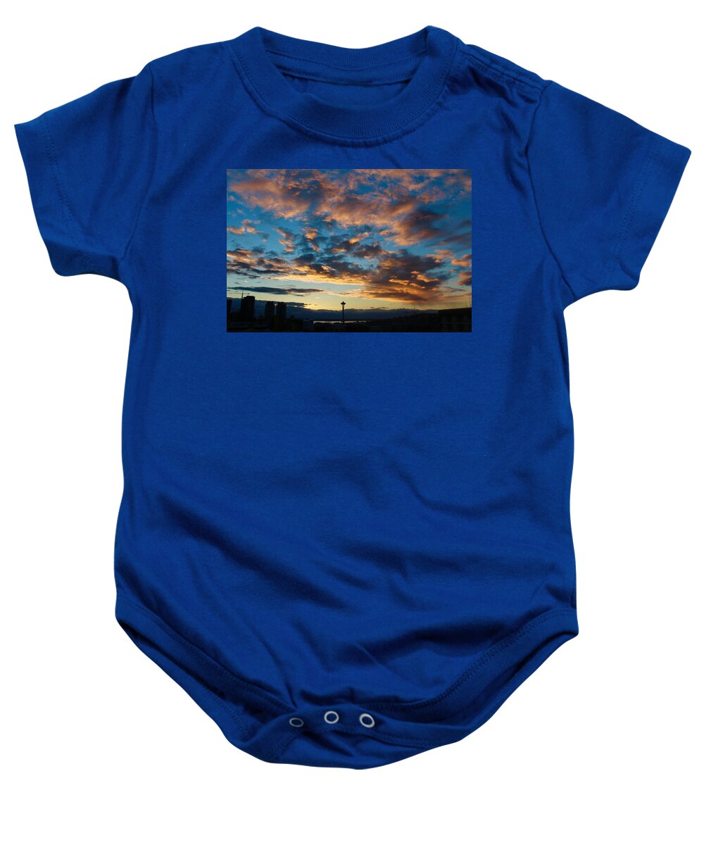 Space Needle Baby Onesie featuring the photograph Space Needle in Clouds #2 by Suzanne Lorenz