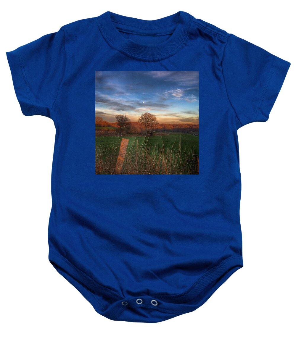 Iphone Baby Onesie featuring the photograph Moonrise by Richard Cummings