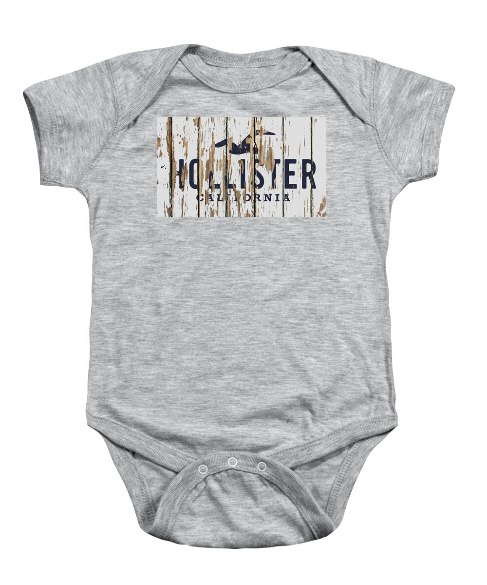Hollister Diego Logo T-shirt  Hollister clothes, Clothes, Teenage fashion  outfits