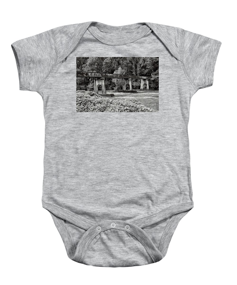 Ocoee Dam Baby Onesie featuring the photograph Sugarloaf Mountain Park 6 by Phil Perkins