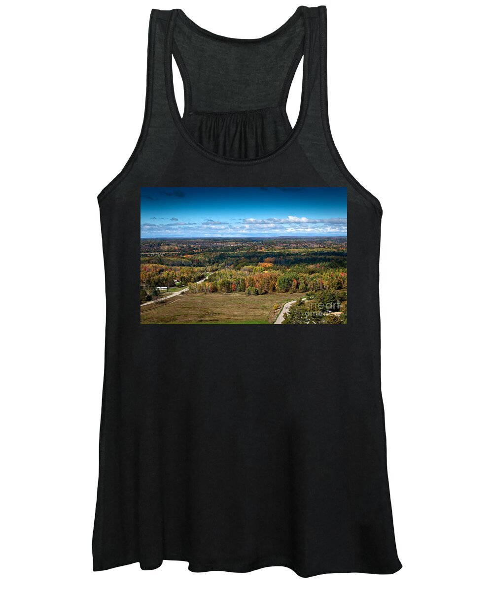 Fall Landscape Women's Tank Top featuring the photograph Falls Glory by Gwen Gibson