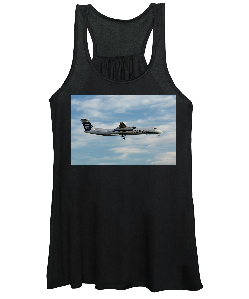 Horizon Women's Tank Top featuring the photograph Horizon Airlines Q-400 Approach by John Daly