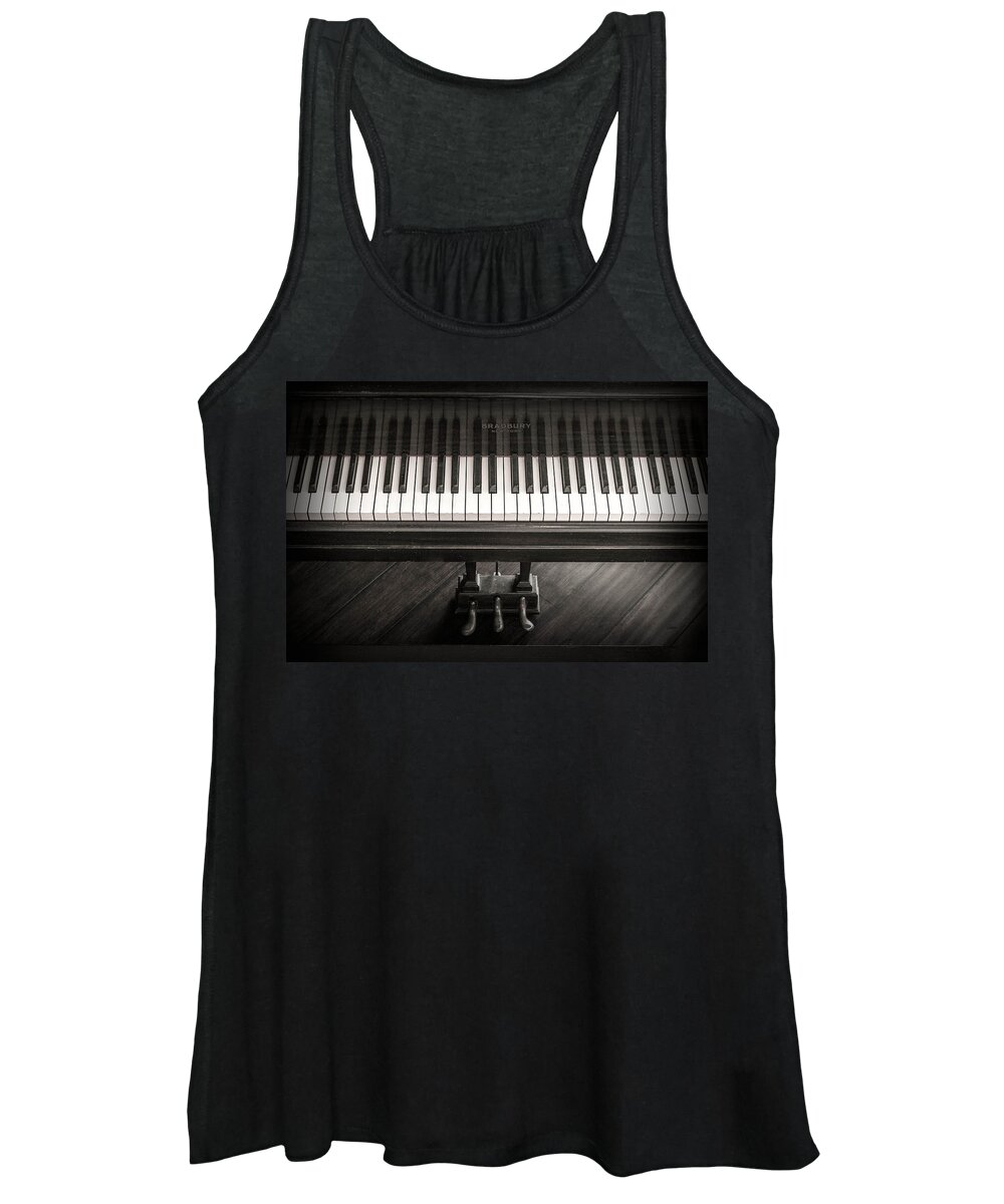 Piano Women's Tank Top featuring the photograph Old Friend by Jeff Mize