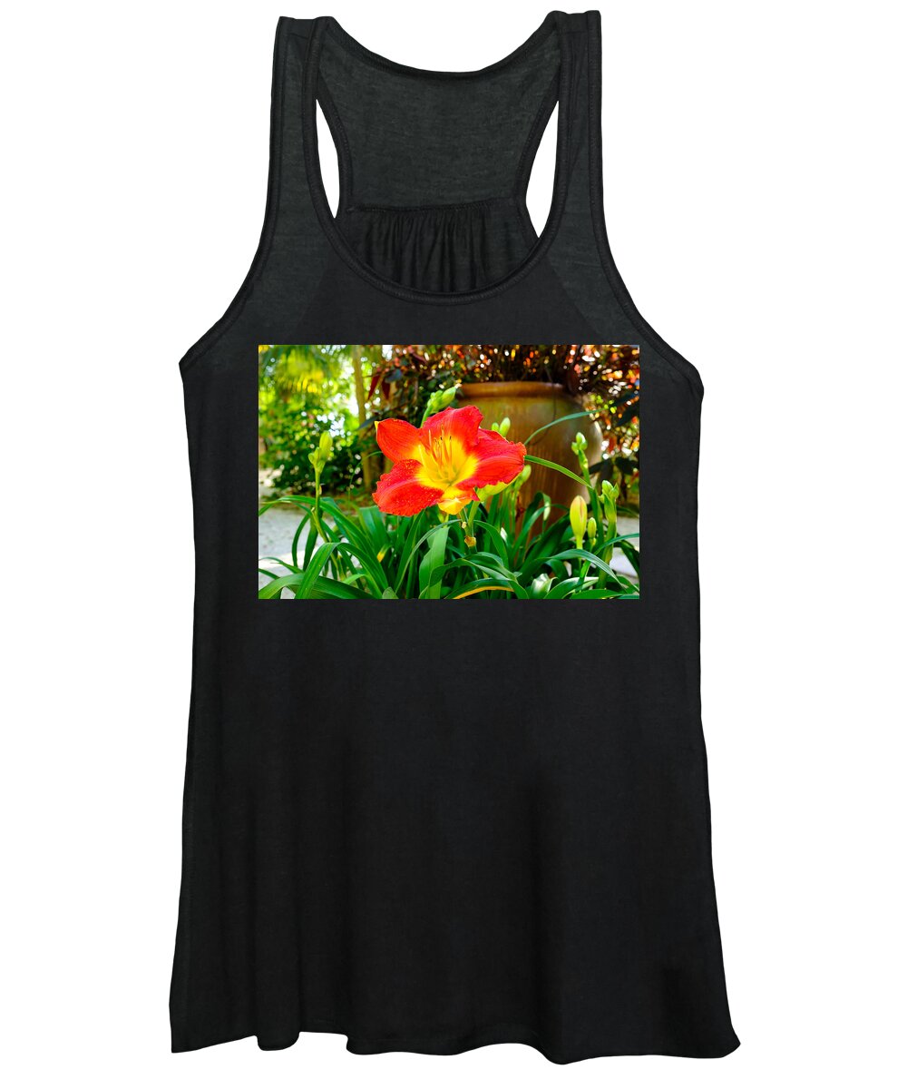 Beautiful Women's Tank Top featuring the photograph Pretty flower by Raul Rodriguez