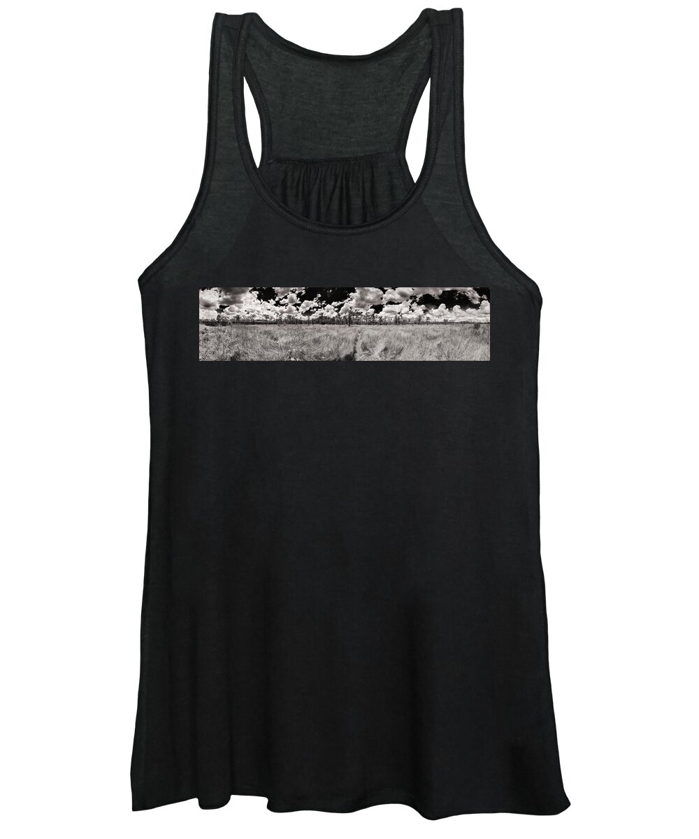 Everglades Women's Tank Top featuring the photograph Florida Everglades by Raul Rodriguez