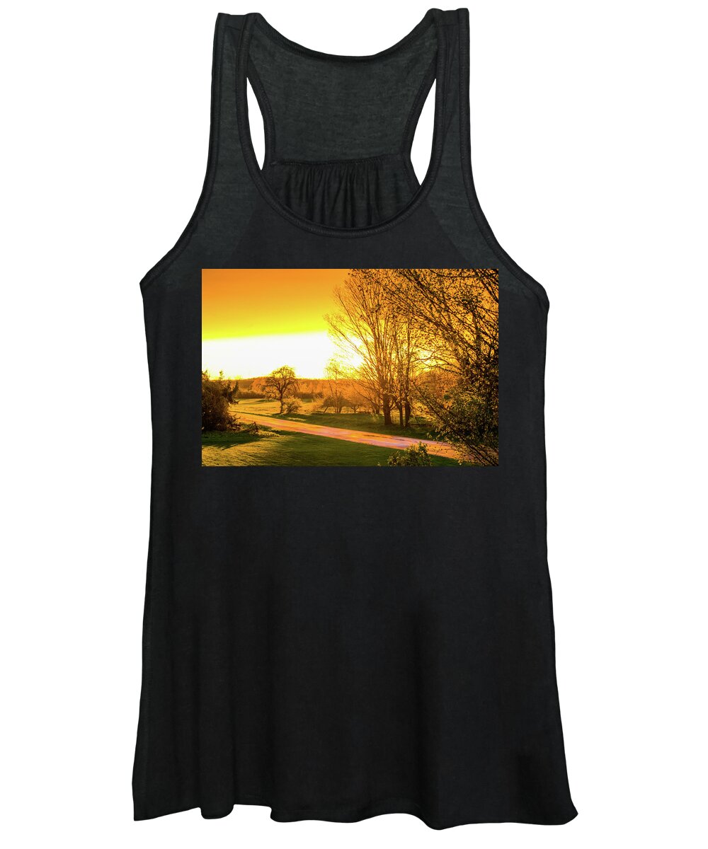 Landscape Women's Tank Top featuring the photograph Glowing Sunset by Lester Plank