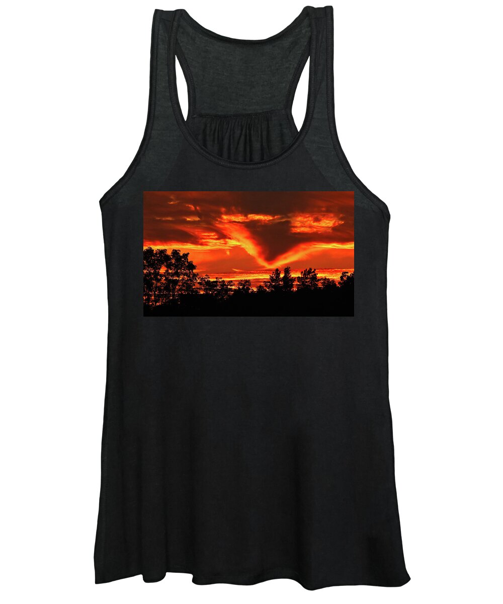 Springport Women's Tank Top featuring the photograph Springport, Michigan Sunset 4289 by Wesley Elsberry
