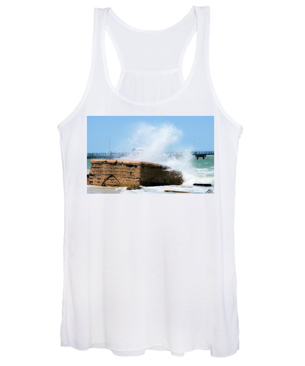 Ocean Women's Tank Top featuring the photograph Crash into me by Bradley Dever
