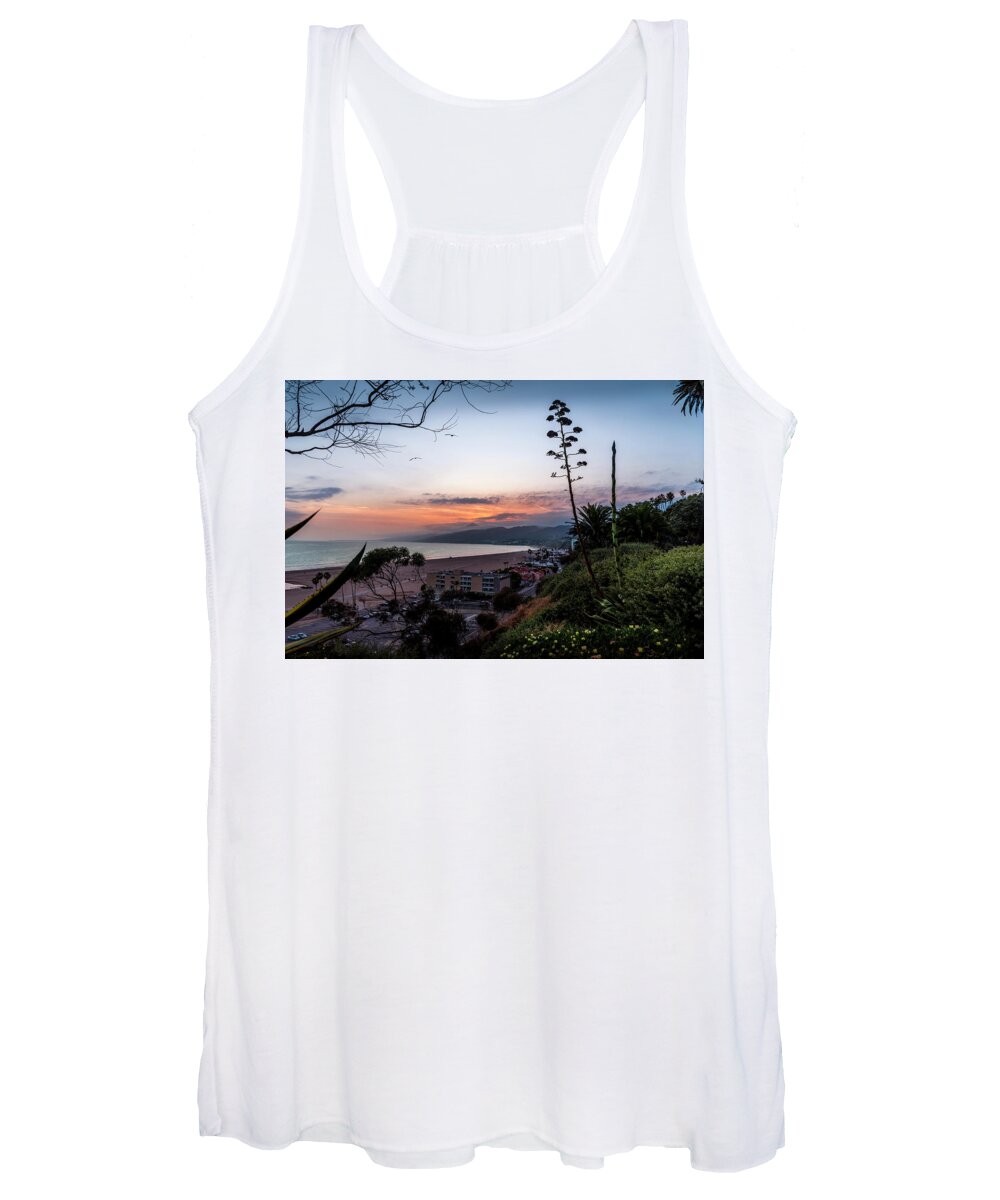 Sunset Women's Tank Top featuring the photograph End Of Day by Gene Parks