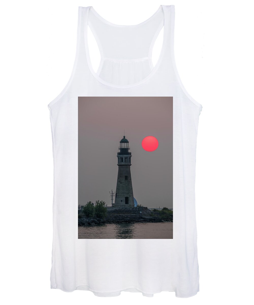 Beautiful Women's Tank Top featuring the photograph Lake Erie Sunset by Dave Niedbala