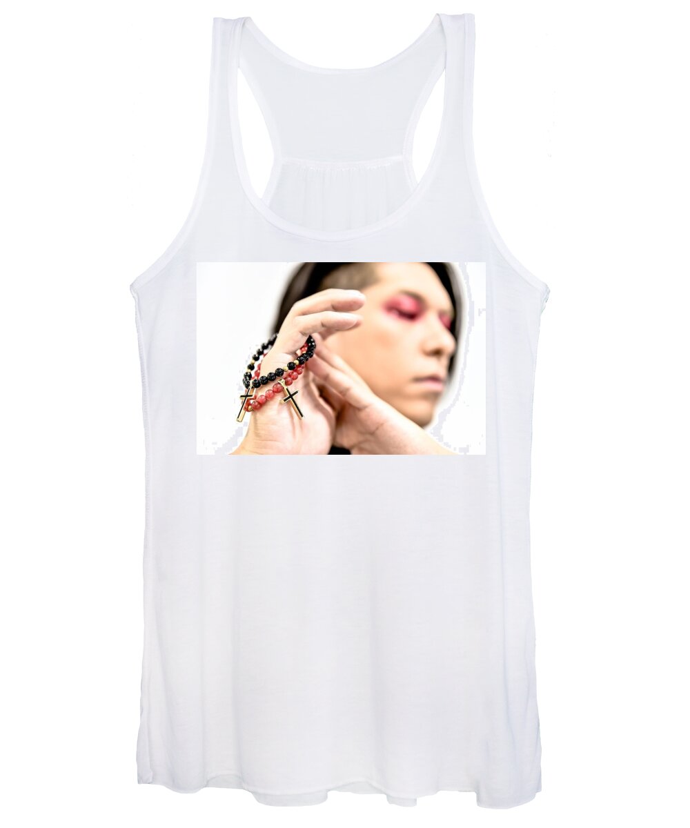 Lynch. Women's Tank Top featuring the photograph Lynch. by Jackie Russo