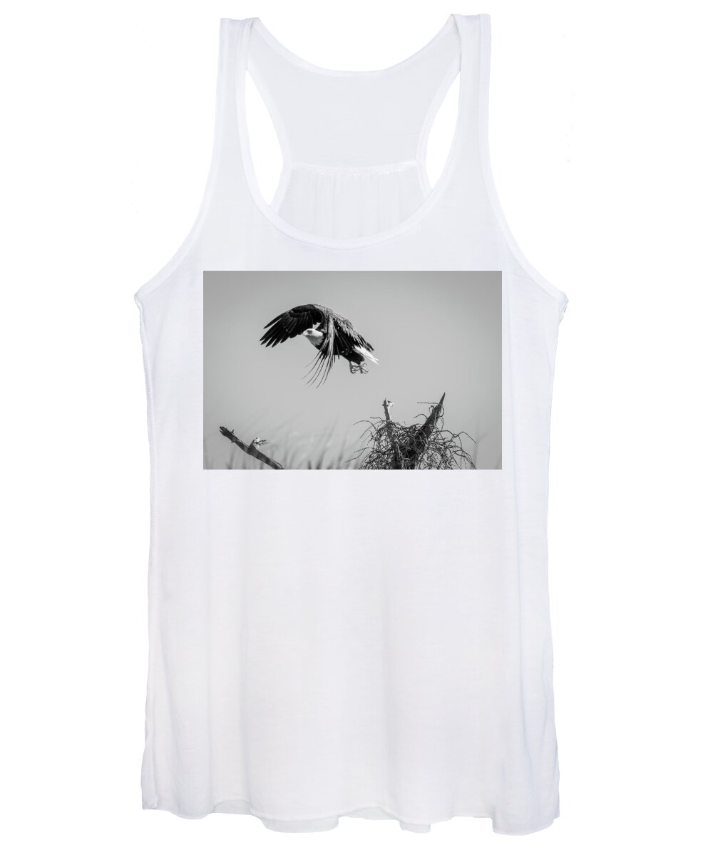 Florida Women's Tank Top featuring the photograph Enroute by Les Greenwood