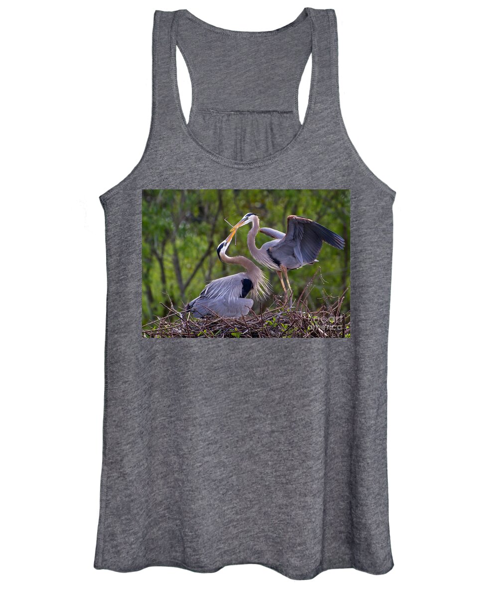 Bird Women's Tank Top featuring the photograph A Gift for the Nest by Sabrina L Ryan