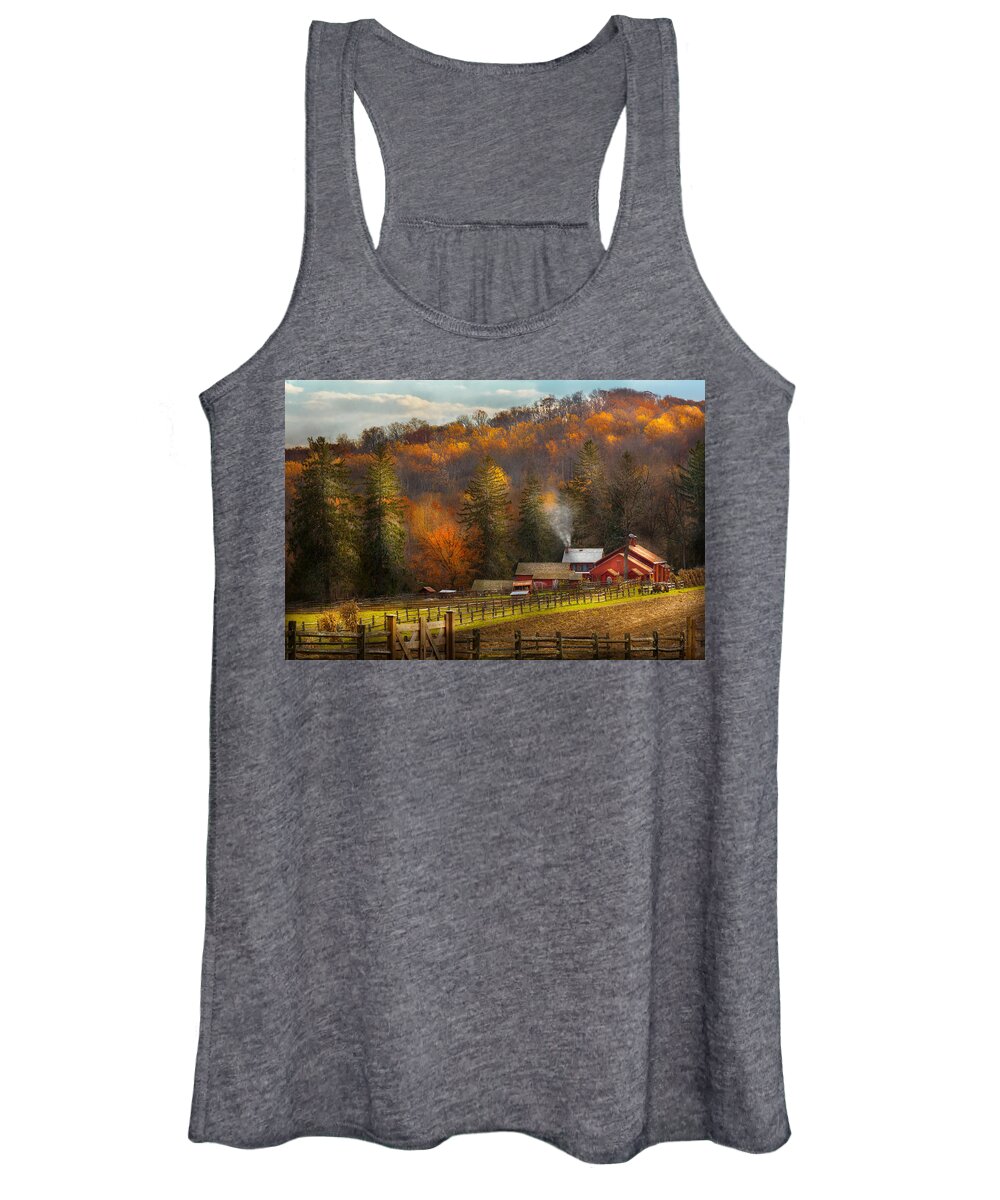 Happy Little Trees Women's Tank Top featuring the photograph Autumn - Barn - The end of a season by Mike Savad