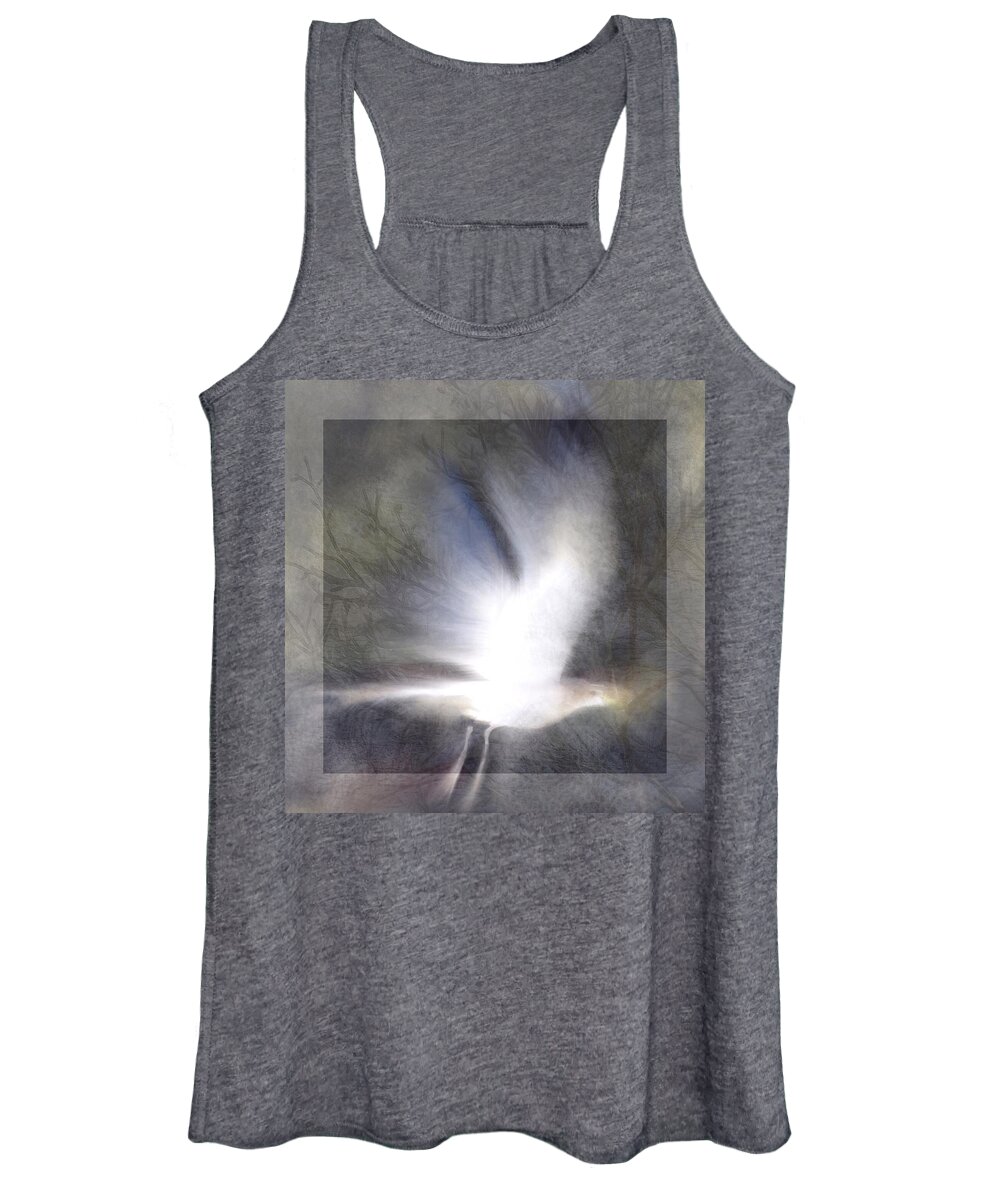 Bird Women's Tank Top featuring the photograph Winged Wonder by Suzy Norris