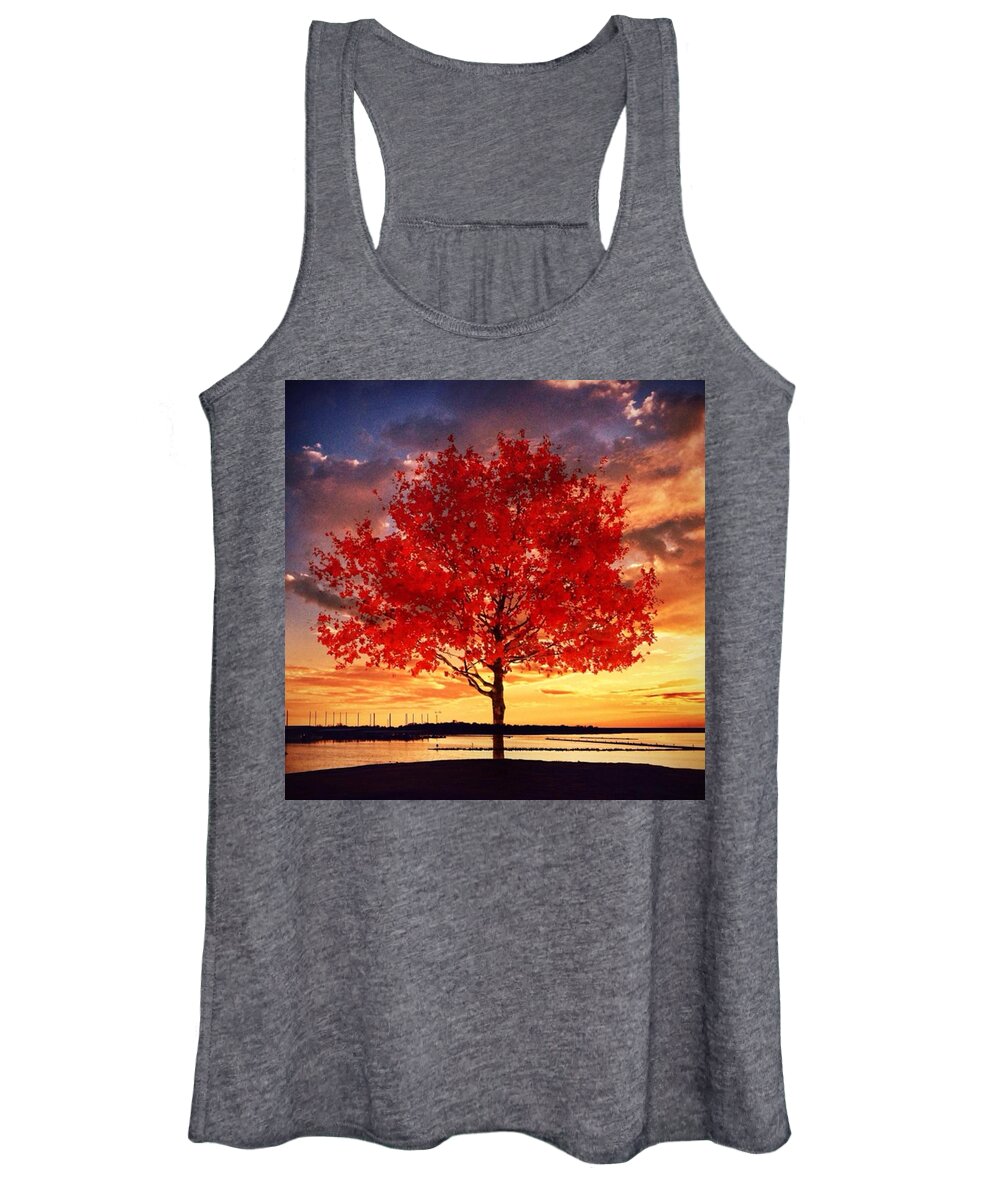Horizon Women's Tank Top featuring the photograph A Better Life Lived by Bob Hedlund