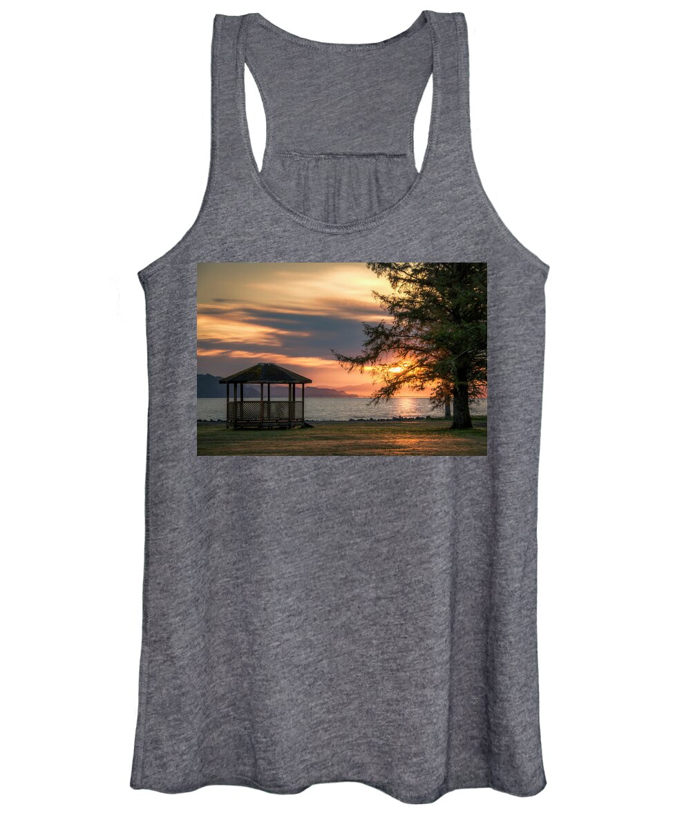 Morning Women's Tank Top featuring the photograph Morning Glory 0626 by Kristina Rinell
