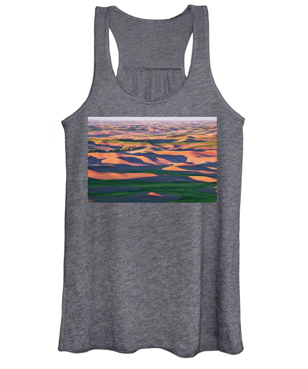 Palouse Women's Tank Top featuring the photograph Rolling Hills in Palouse W278 by Yoshiki Nakamura