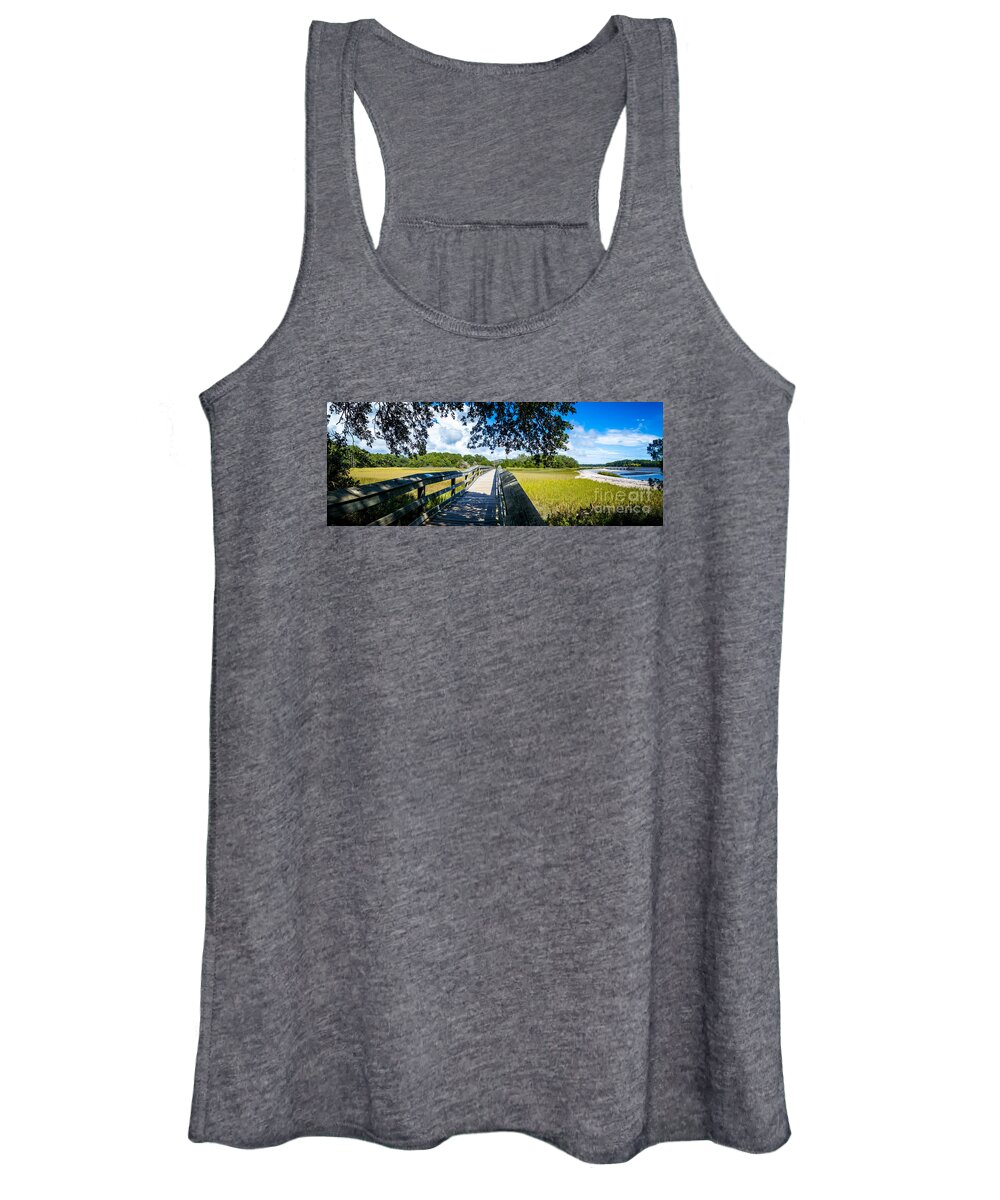 Carolinas Women's Tank Top featuring the photograph Straight Ahead by David Smith