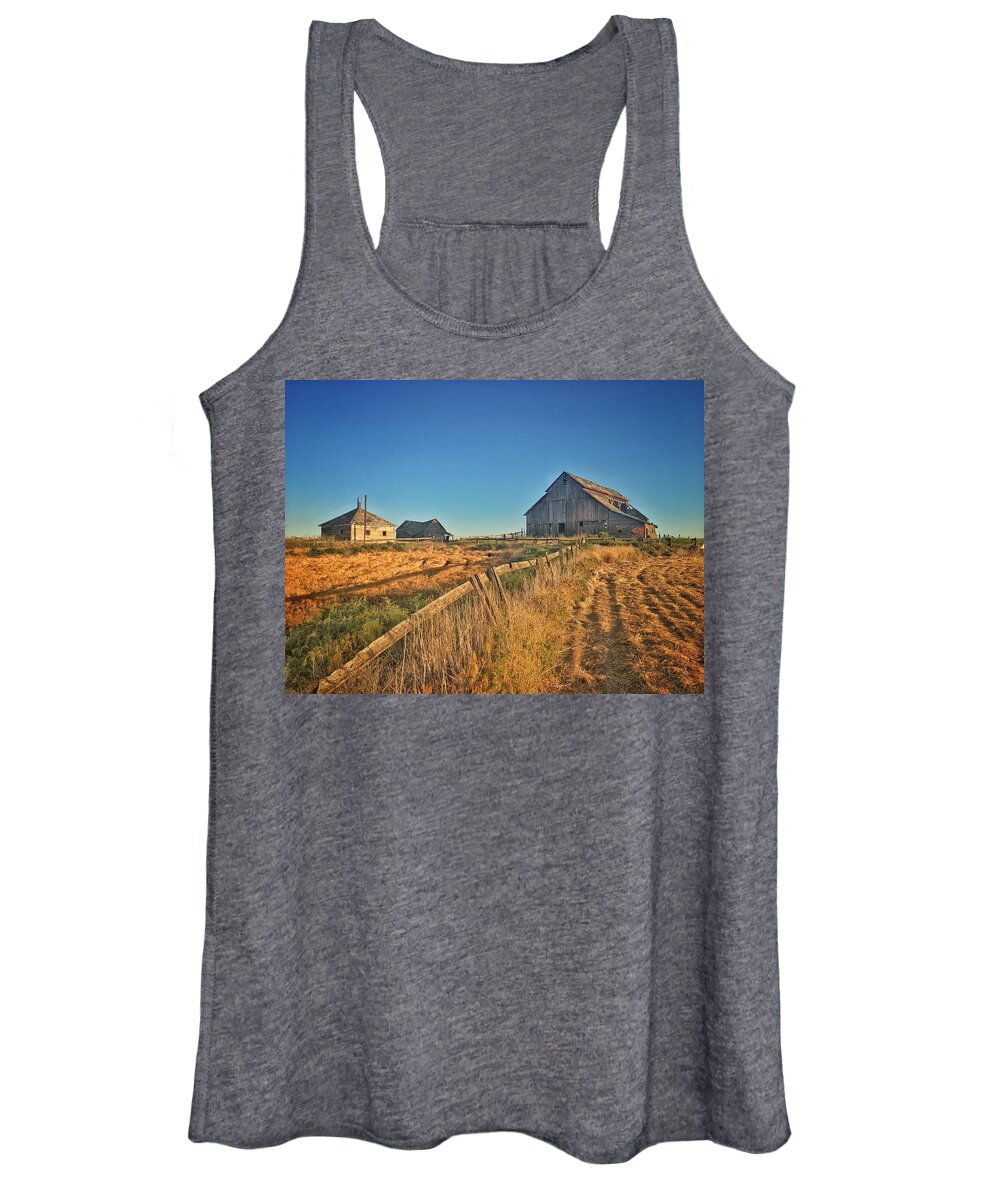 Farm Women's Tank Top featuring the photograph Abandoned in Wilbur by Jerry Abbott