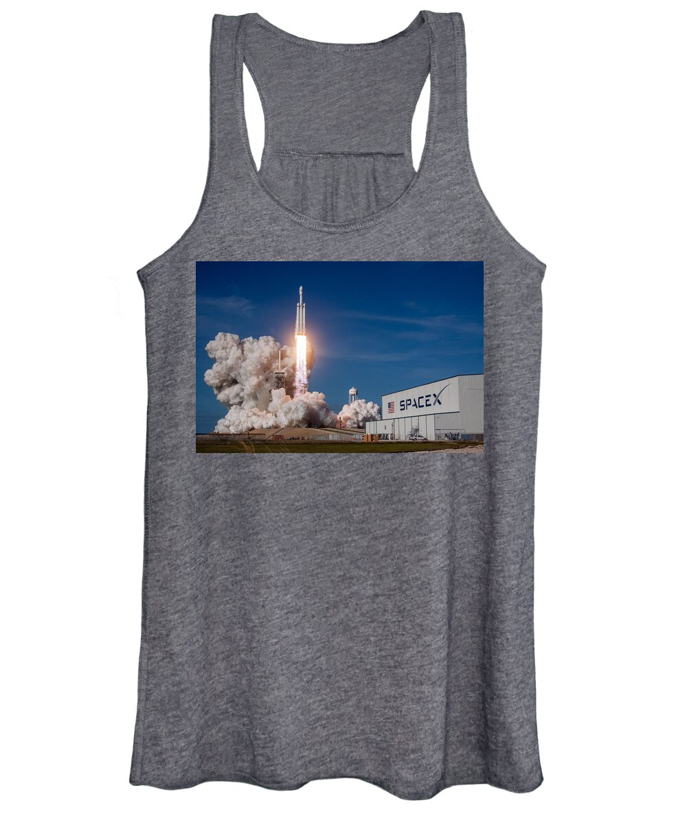 Dont Panic Women's Tank Top featuring the photograph Spacex Falcon Heavy Lift Off by Filip Schpindel