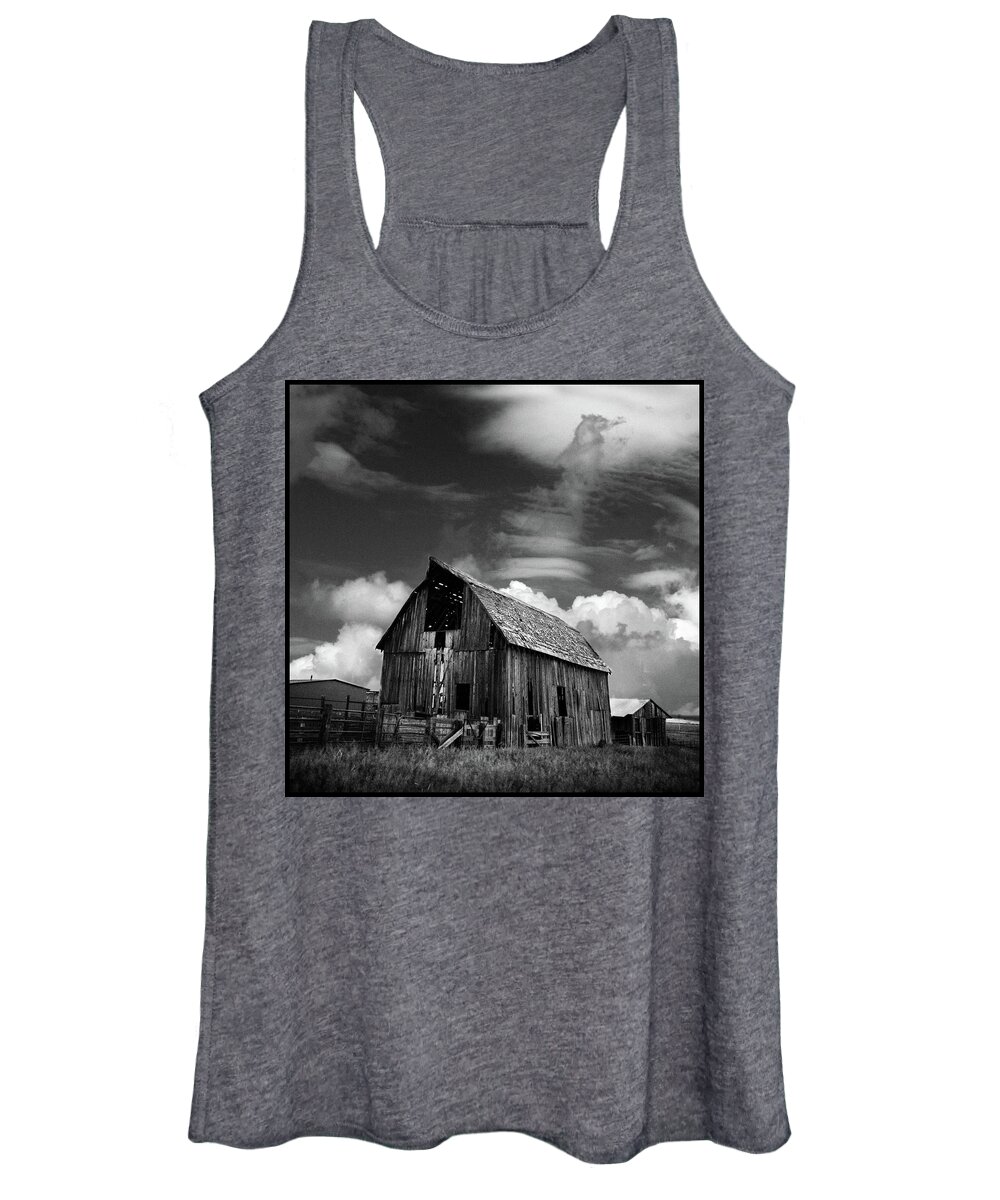 Landscape Women's Tank Top featuring the photograph Barn in America by WonderlustPictures By Tommaso Boddi