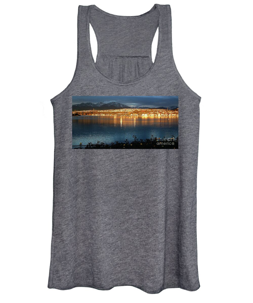 Southern California Women's Tank Top featuring the photograph Lake Mission Viejo Winter Sunset by Brian Watt