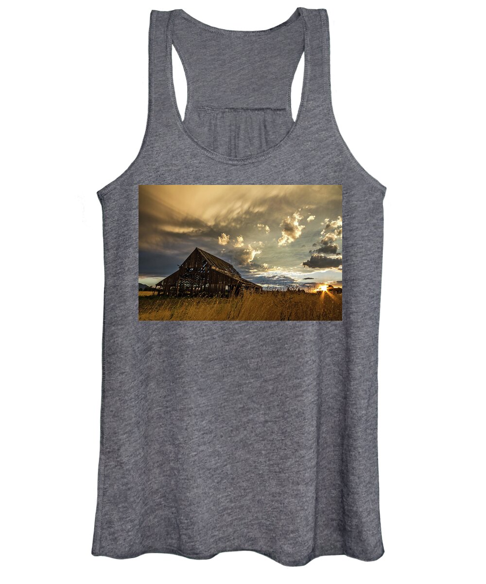 Barn Women's Tank Top featuring the photograph Sunset Flare at Mapleton Barn by Wesley Aston
