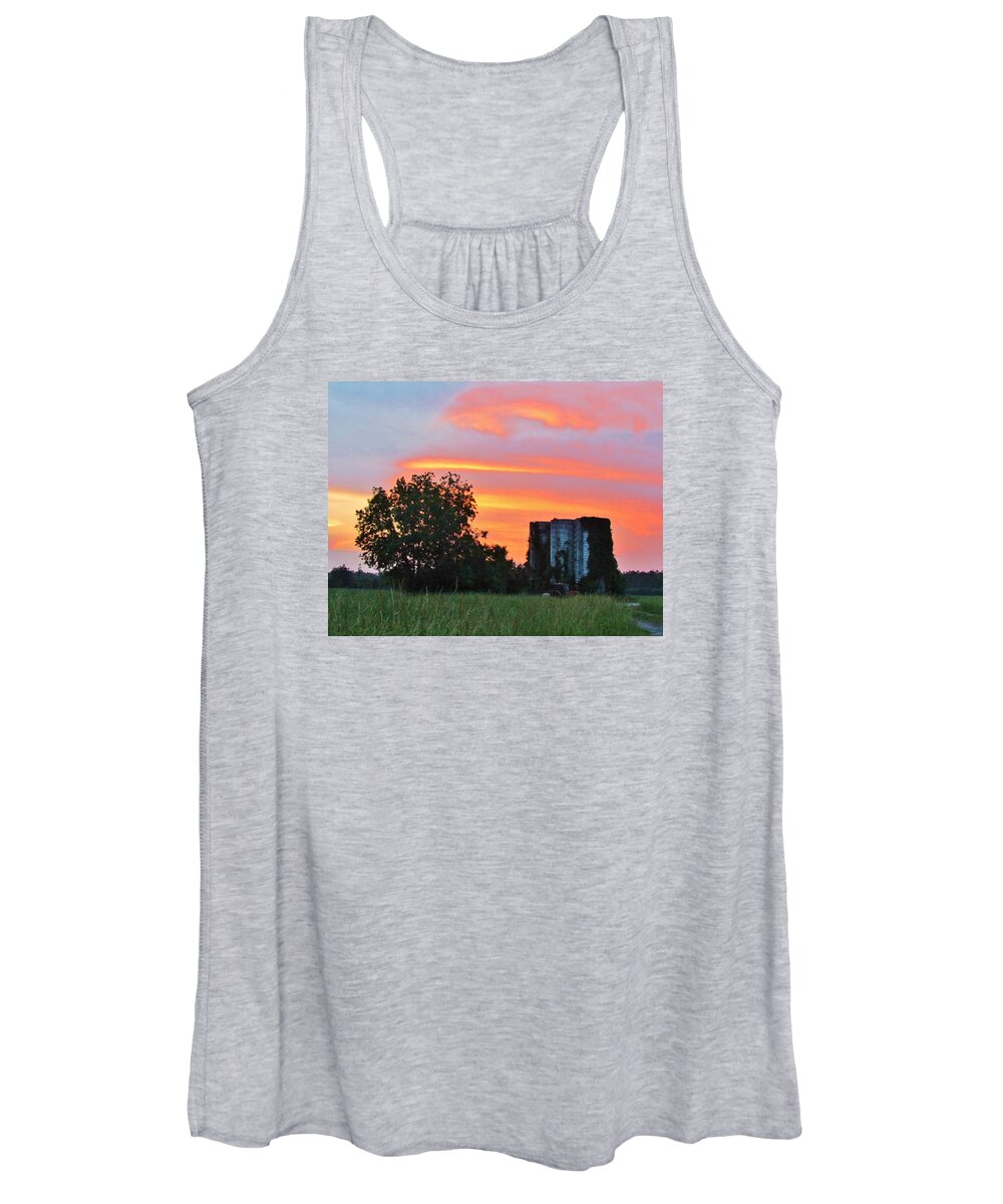 Sunset Women's Tank Top featuring the photograph Country Sky by Cynthia Guinn
